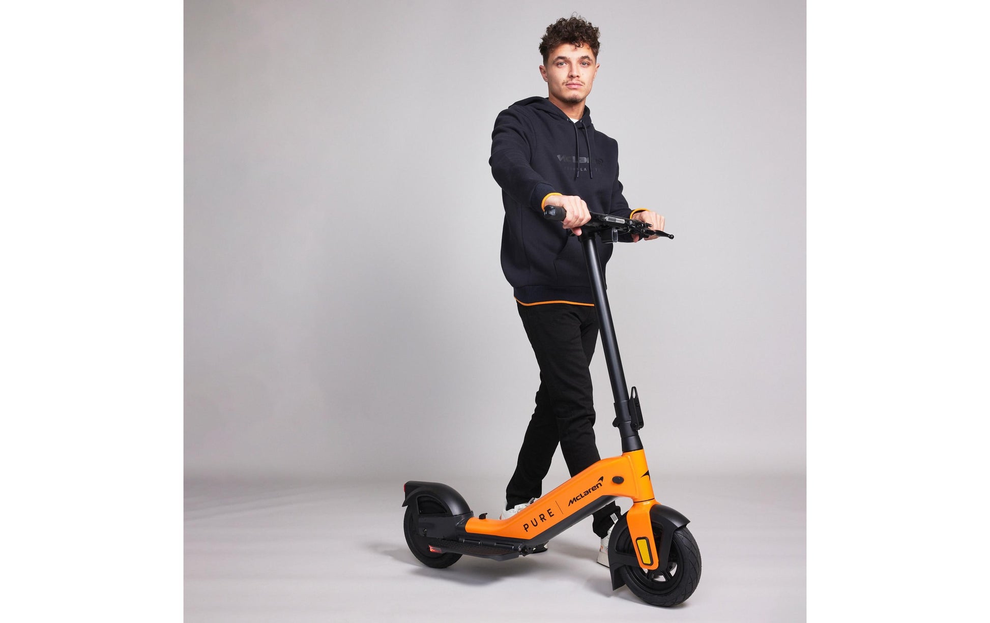 Pure Electric Elektroroller x McLaren – 20 km/h, 500 W, 40 km Reichweite – Orange, Aluminium
