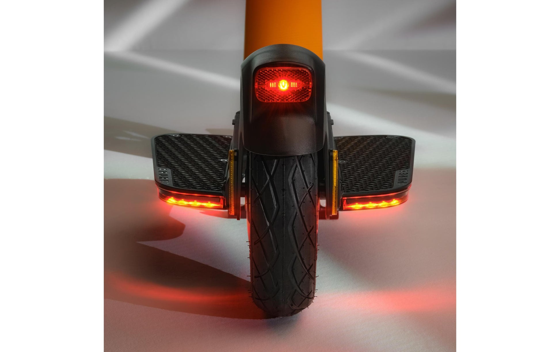 Pure Electric Elektroroller x McLaren – 20 km/h, 500 W, 40 km Reichweite – Orange, Aluminium