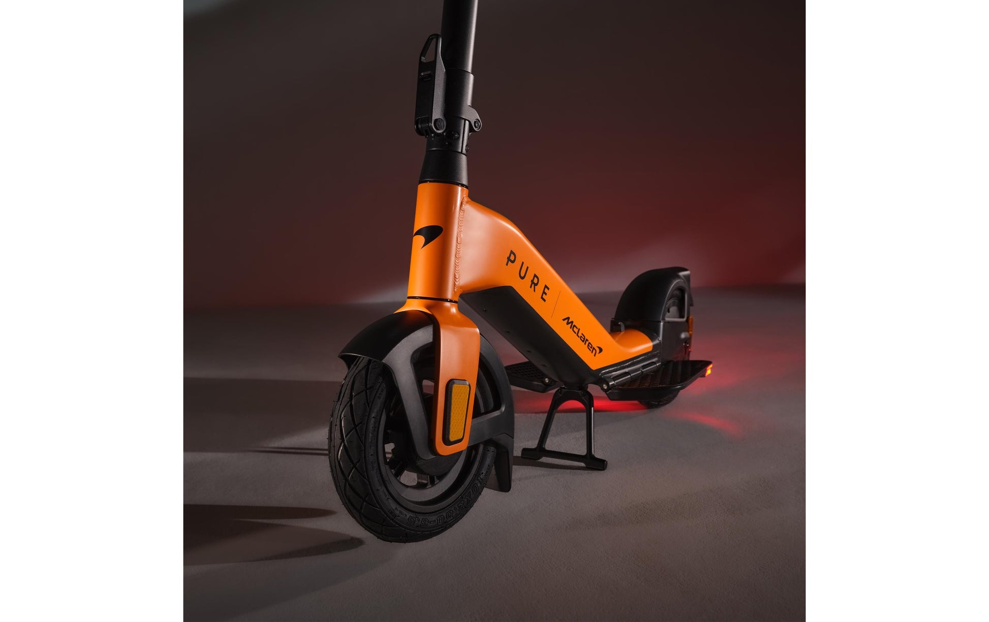 Pure Electric Elektroroller x McLaren – 20 km/h, 500 W, 40 km Reichweite – Orange, Aluminium