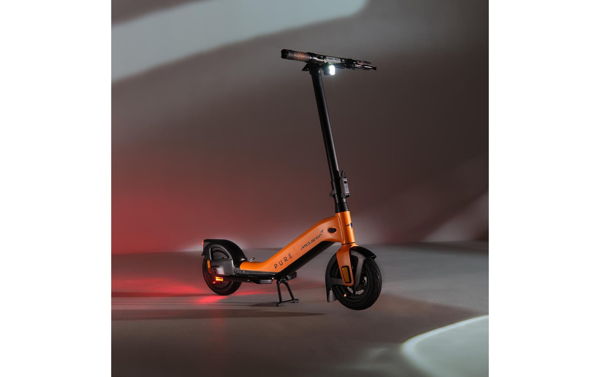 Pure Electric Elektroroller x McLaren – 20 km/h, 500 W, 40 km Reichweite – Orange, Aluminium
