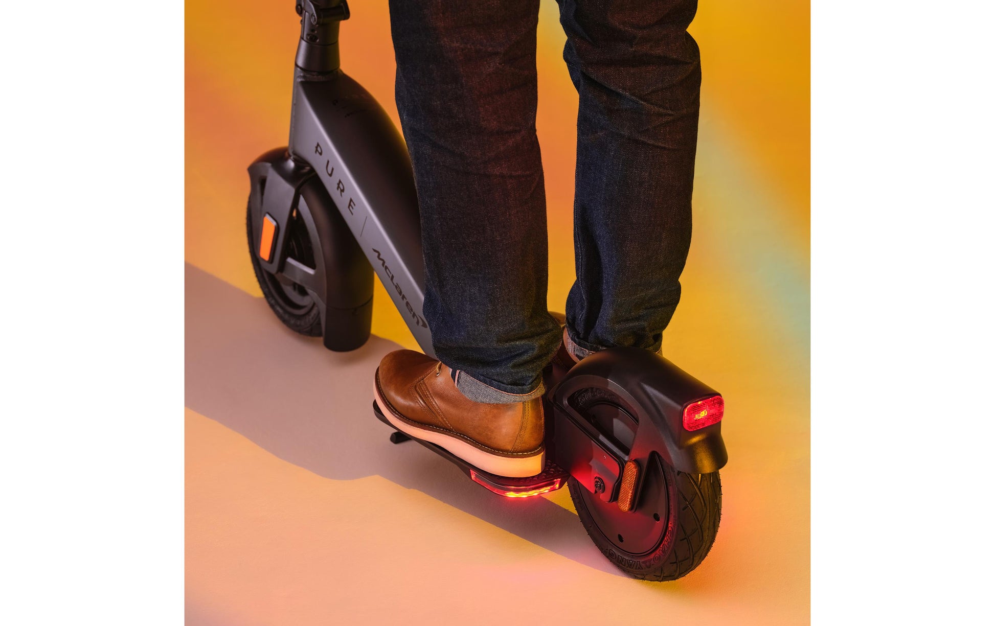 Pure Electric x McLaren – E-Scooter – 500 W, 10", 25 km/h, Reichweite bis 40 km, 432 Wh, schwarz