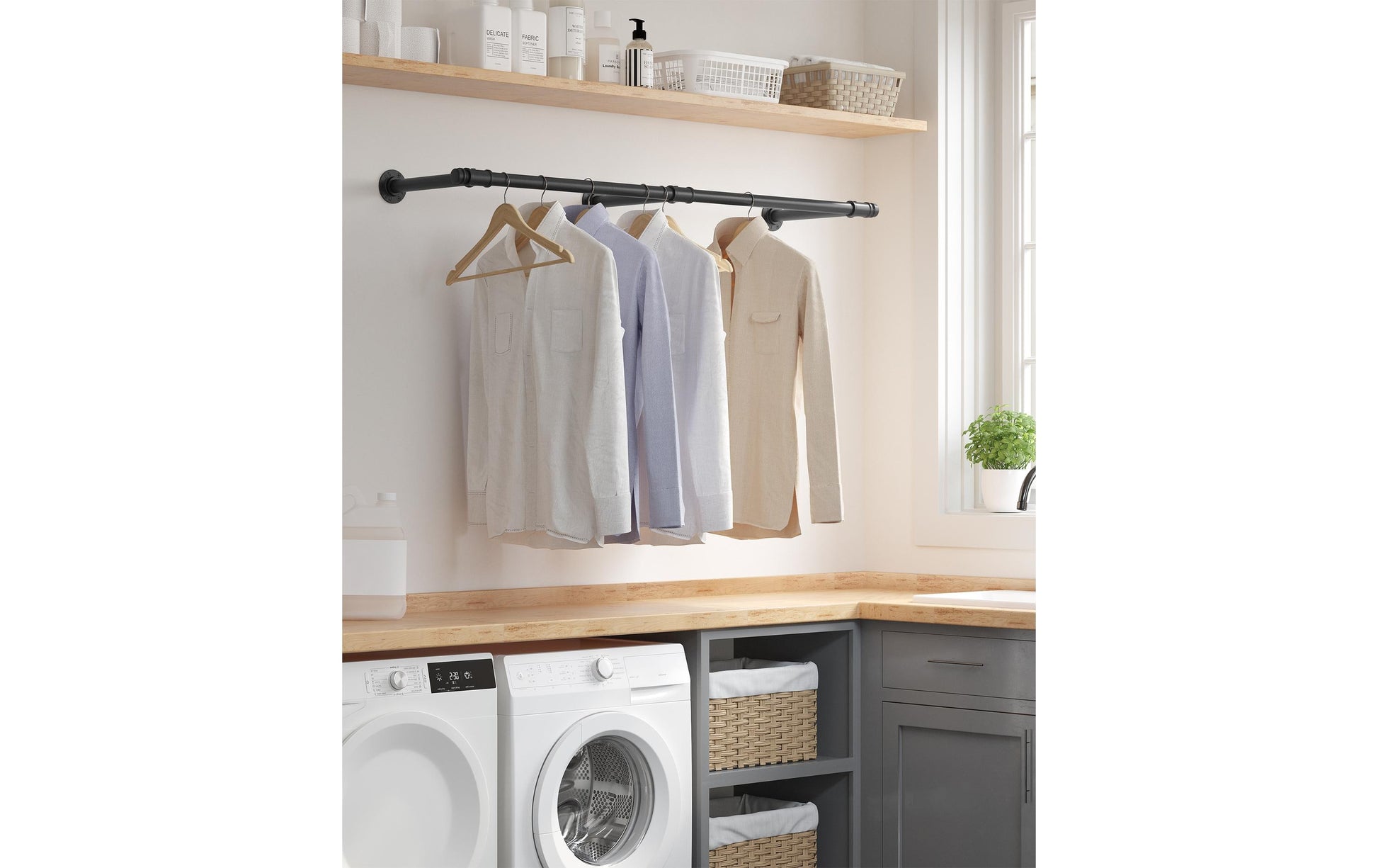 Songmics Wandgarderobe – Stahl, Schwarz, 170 × 30,4 × 7 cm, Traglast 68 kg