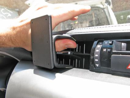 Brodit ProClip – Auto-Halterung – Armaturenbrett, für Toyota HiLux 16–17 – Schwarz