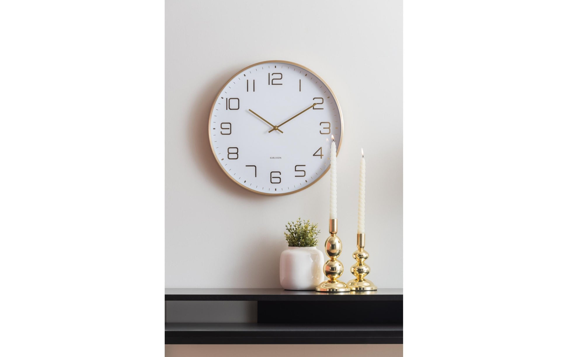 Karlsson Wanduhr Elegance Glow – Ø 40 cm, weiss, Aluminium