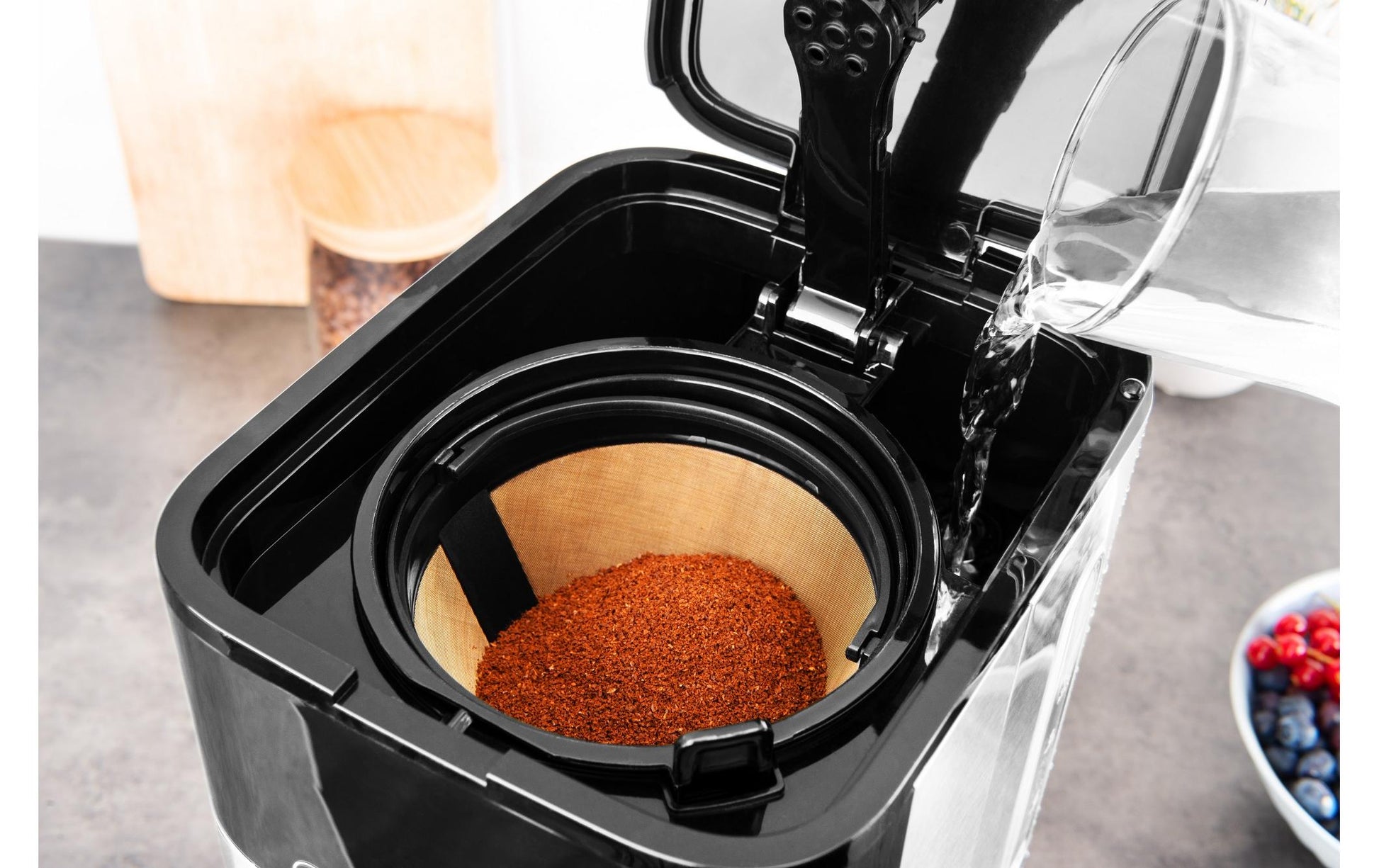 Gastroback 42701 S Filterkaffeemaschine – 10 Tassen, 1,3 l, Karaffe, Silber/Schwarz