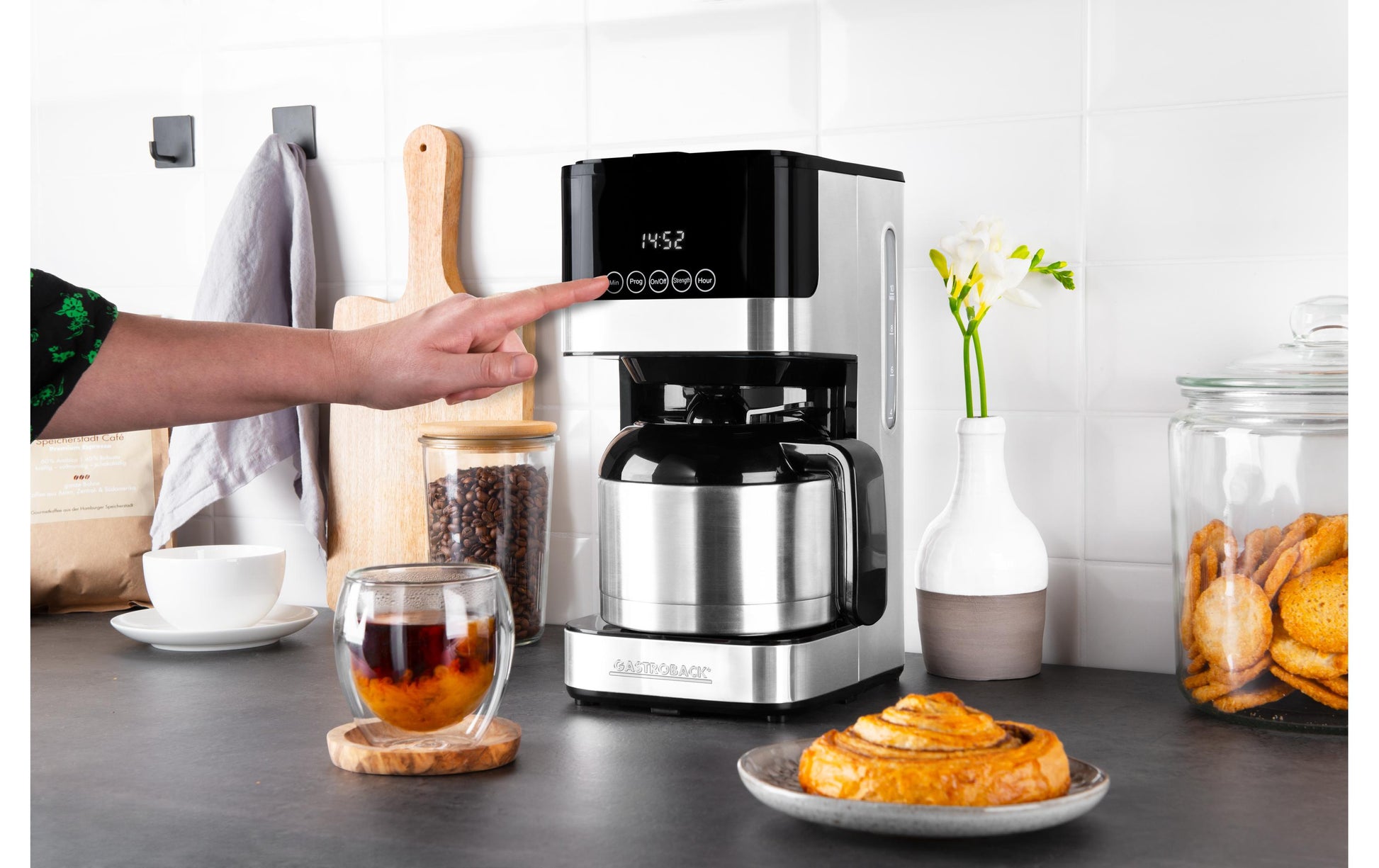 Gastroback 42701 S Filterkaffeemaschine – 10 Tassen, 1,3 l, Karaffe, Silber/Schwarz