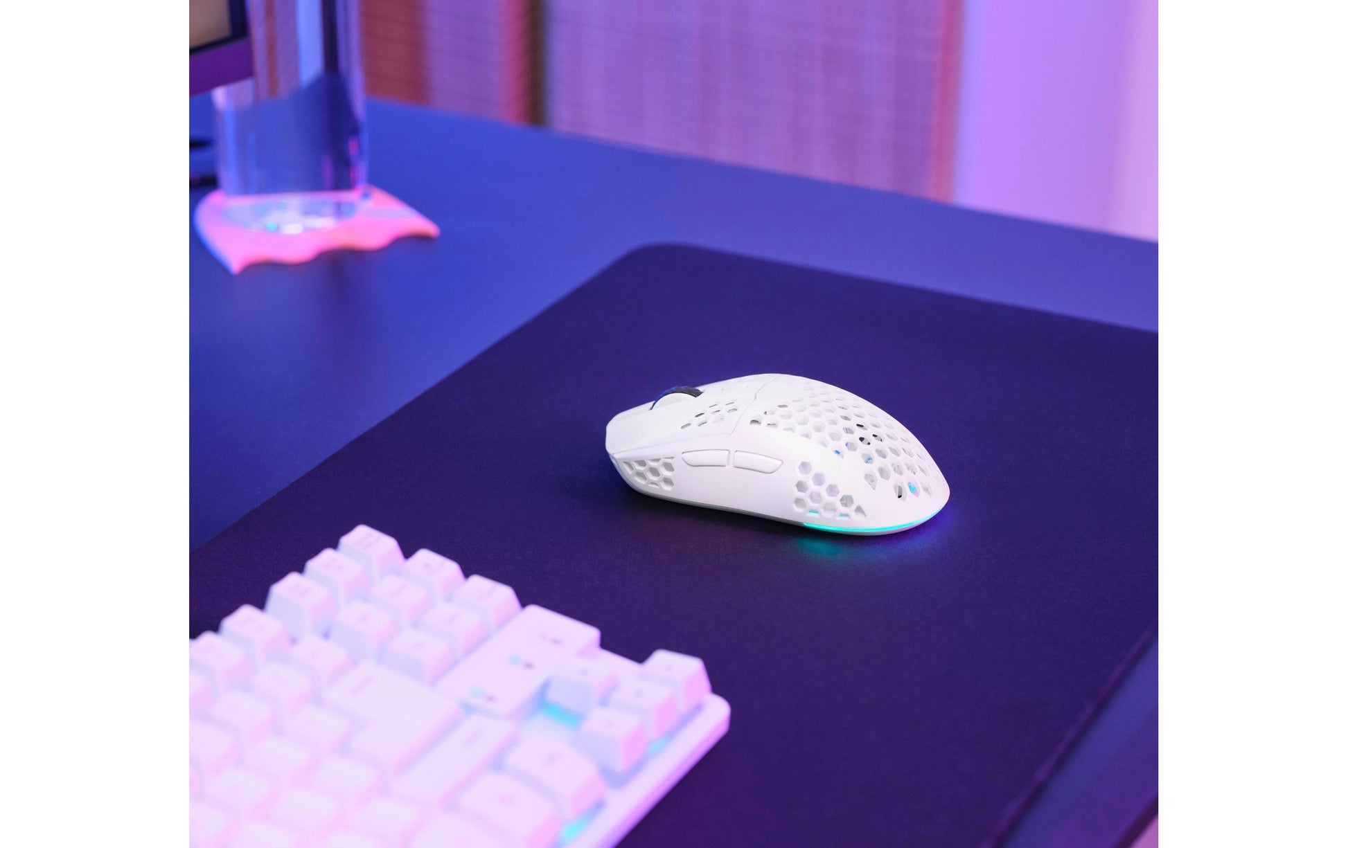 Trust GXT 929 Helox – Gaming-Maus – Kabellos (2,4 GHz), 4800 DPI, RGB-Beleuchtung, Rechtshänder, Weiss