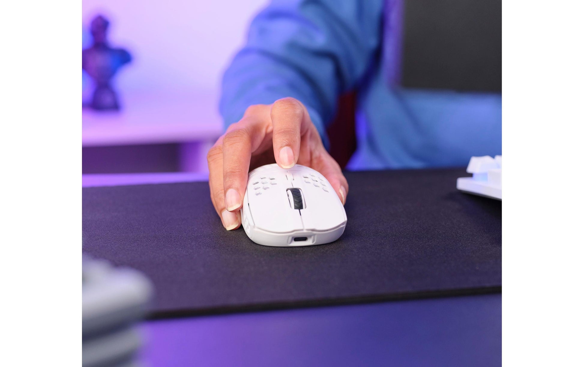 Trust GXT 929 Helox – Gaming-Maus – Kabellos (2,4 GHz), 4800 DPI, RGB-Beleuchtung, Rechtshänder, Weiss