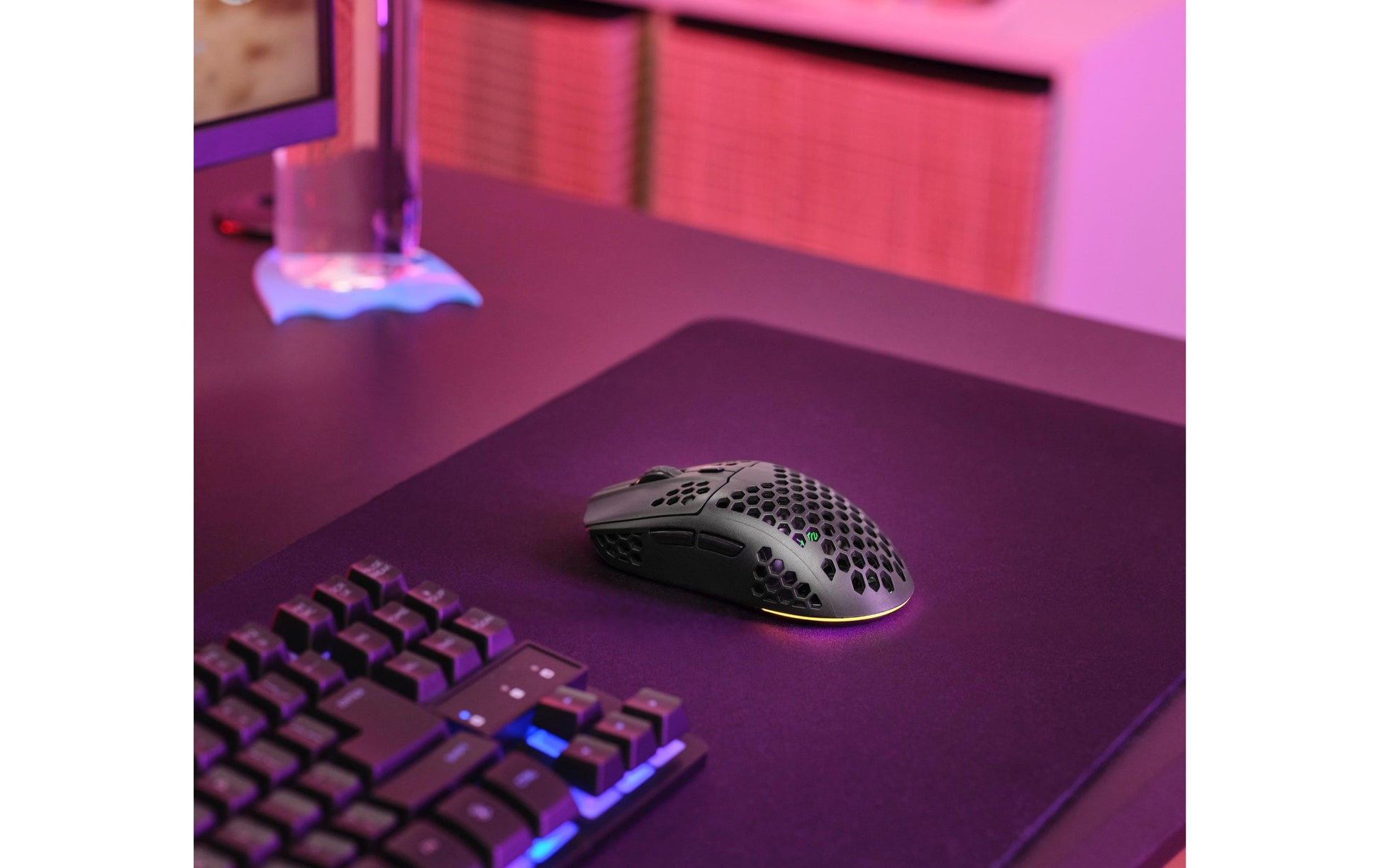 Trust GXT929 Helox – Gaming-Maus – Kabellos (2,4 GHz), 4800 DPI, RGB-Beleuchtung, rechts