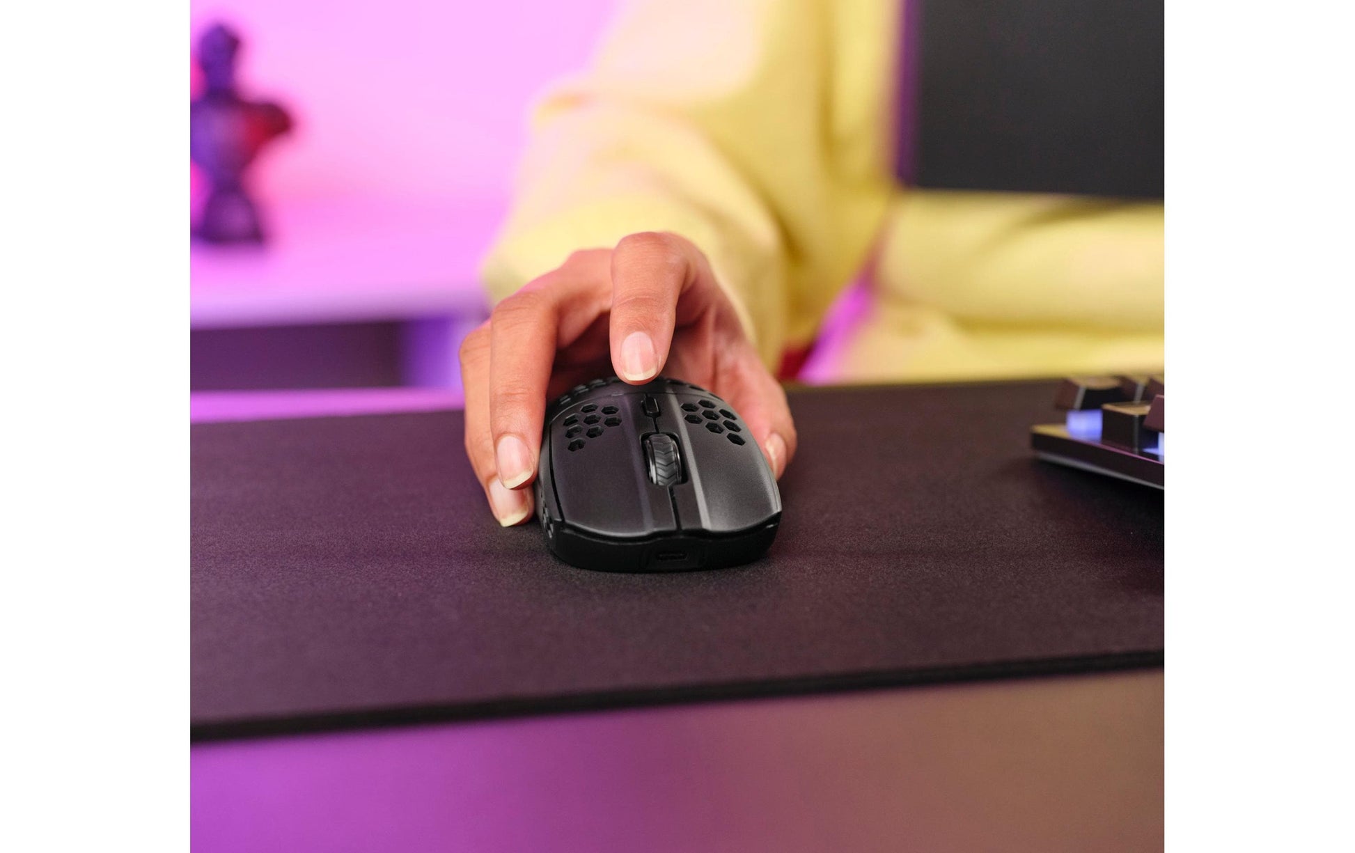 Trust GXT929 Helox – Gaming-Maus – Kabellos (2,4 GHz), 4800 DPI, RGB-Beleuchtung, rechts