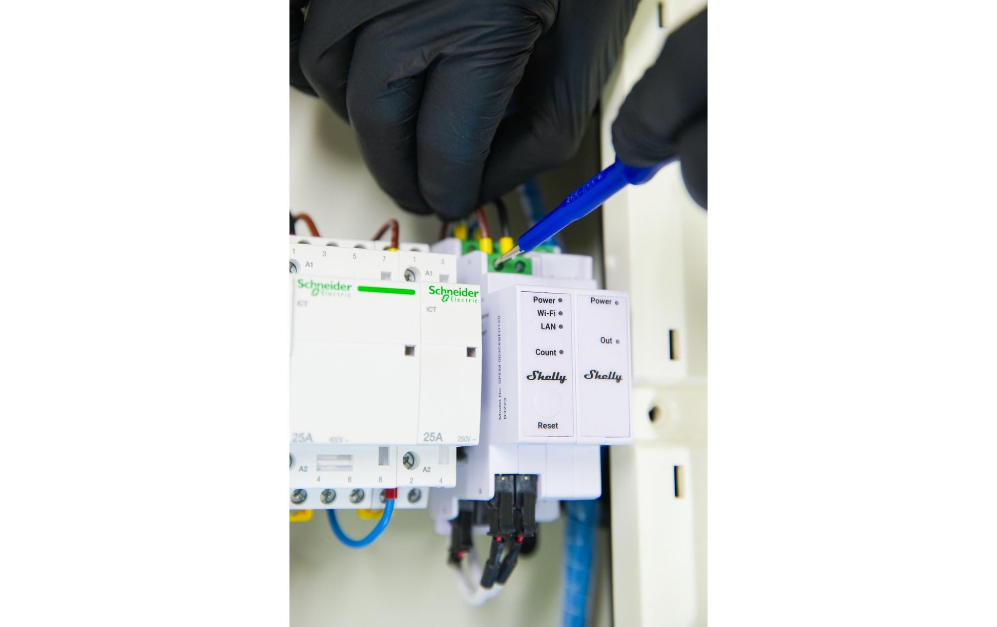 Shelly Pro 3EM – Energiezähler – 3-Phasen, 63 A, 3 CT, LAN/WLAN, DIN-Schiene