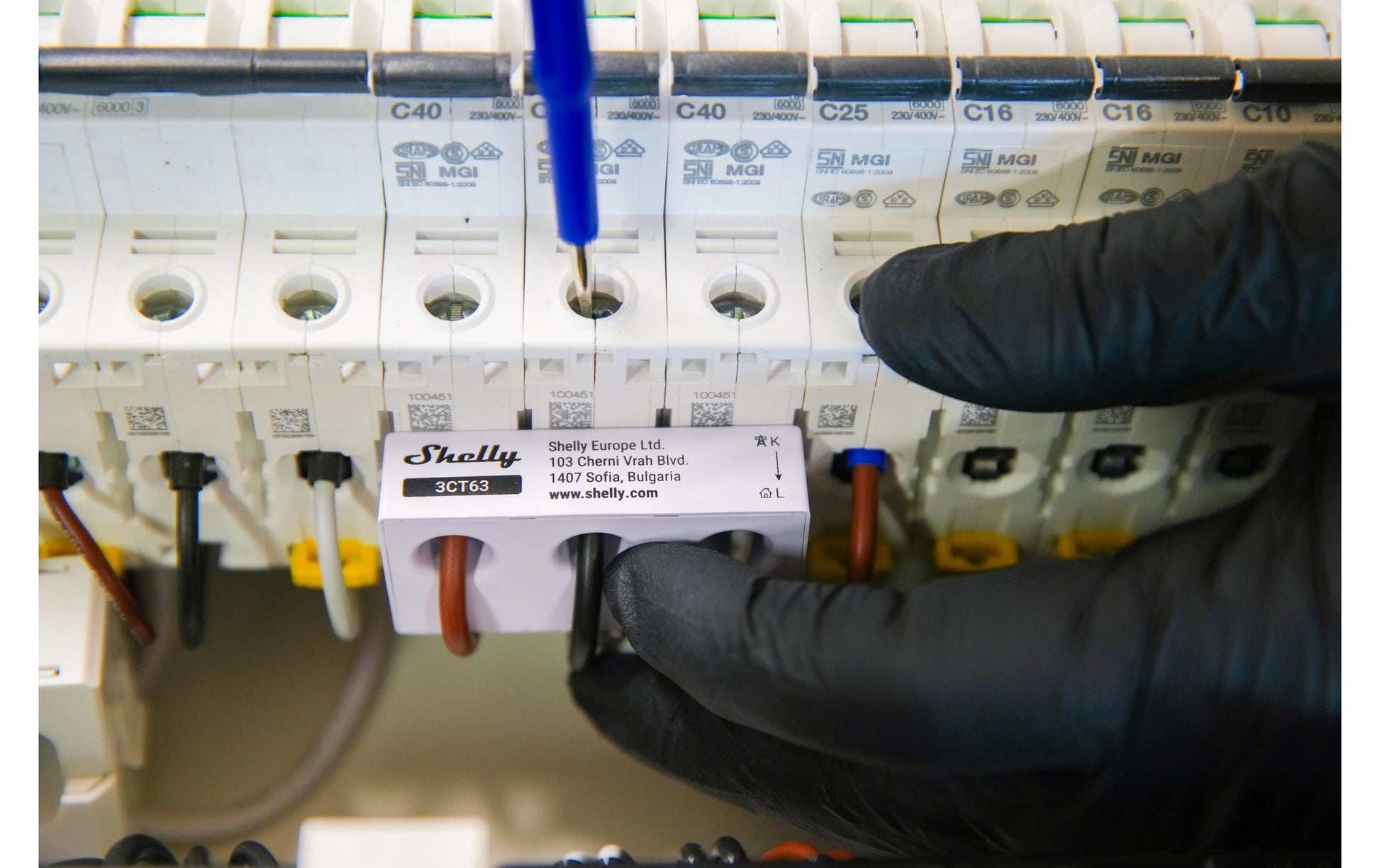 Shelly Pro 3EM – Energiezähler – 3-Phasen, 63 A, 3 CT, LAN/WLAN, DIN-Schiene