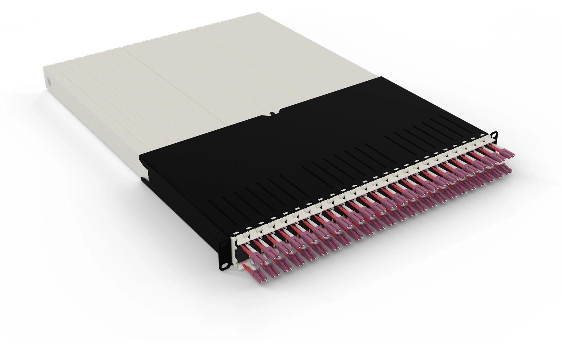 patchbox.one 30RU Patchpanel LWL – 24× LC‑LC OM4, 1,8 m, LSZH, 19"