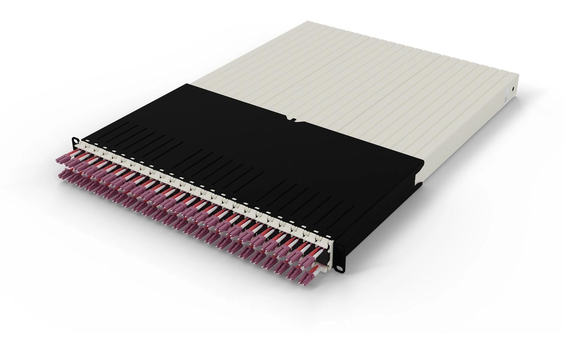 patchbox.one 30RU Patchpanel LWL – 24× LC‑LC OM4, 1,8 m, LSZH, 19"