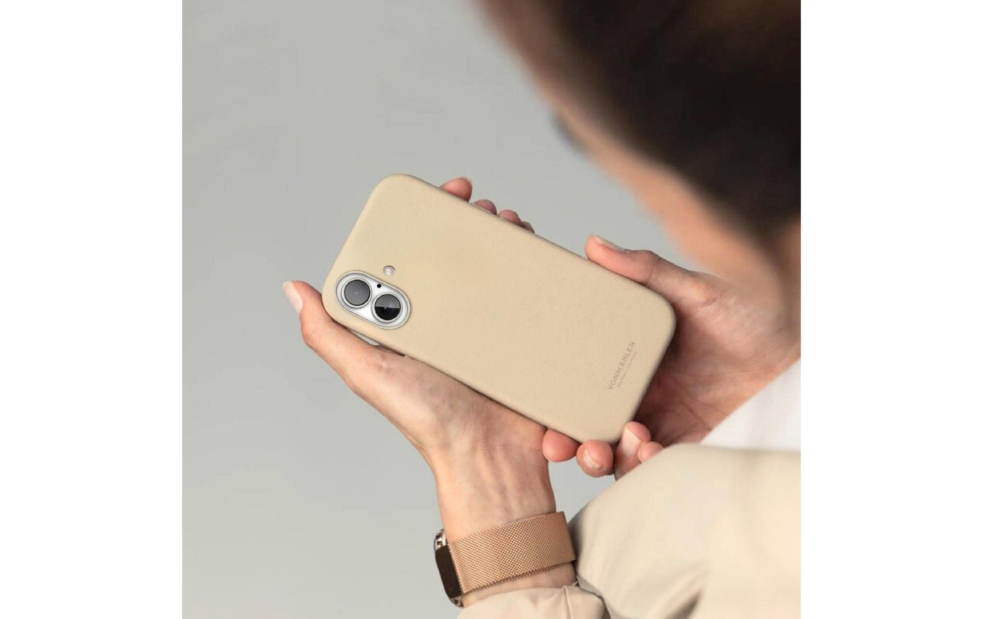 Vonmählen Backcover – für Apple iPhone 16 – beige – Leder – MagSafe-kompatibel