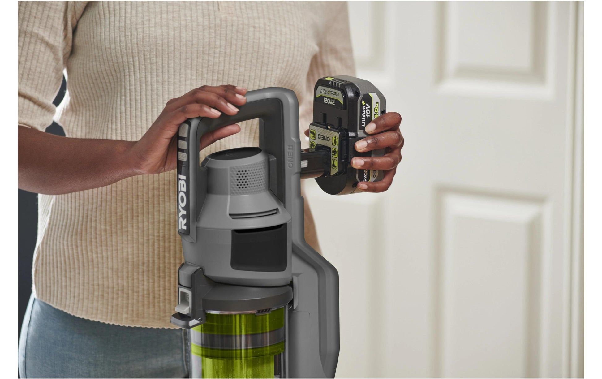 Ryobi Absauganlage RSVS18-0 – 0,6 l, Akkubetrieb, 70 dB(A), 18 V