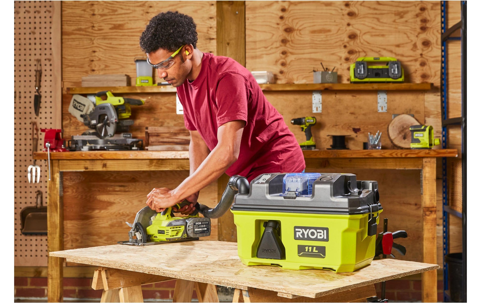 Ryobi Absauganlage RV1811-0 – 2-in-1, 11 l, Akkubetrieb, 94 dB(A)