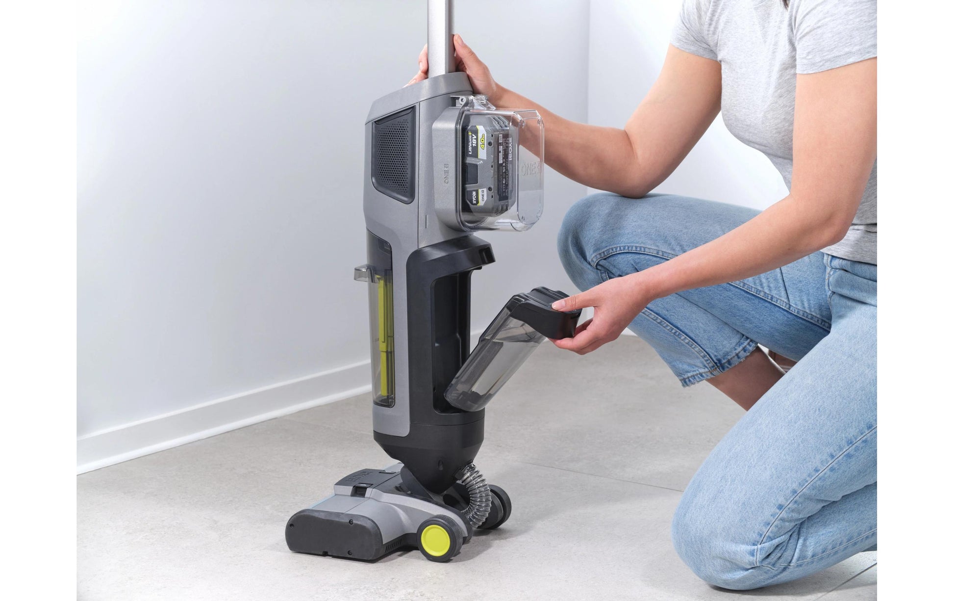 Ryobi Akku-Sauger RHFC18BL-0 – Akkubetrieb, 65 dB(A), 18 V, 5,2 kg