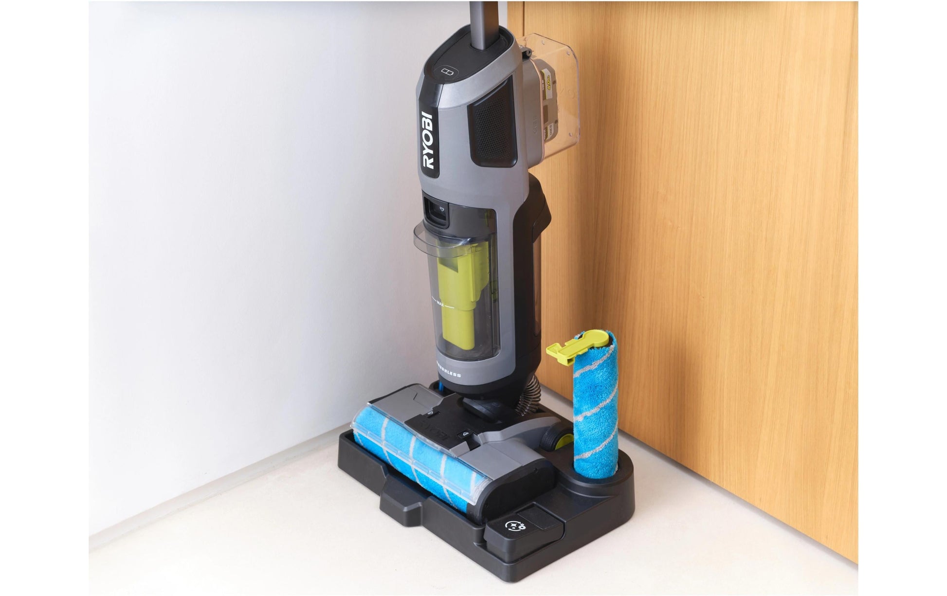 Ryobi Akku-Sauger RHFC18BL-0 – Akkubetrieb, 65 dB(A), 18 V, 5,2 kg