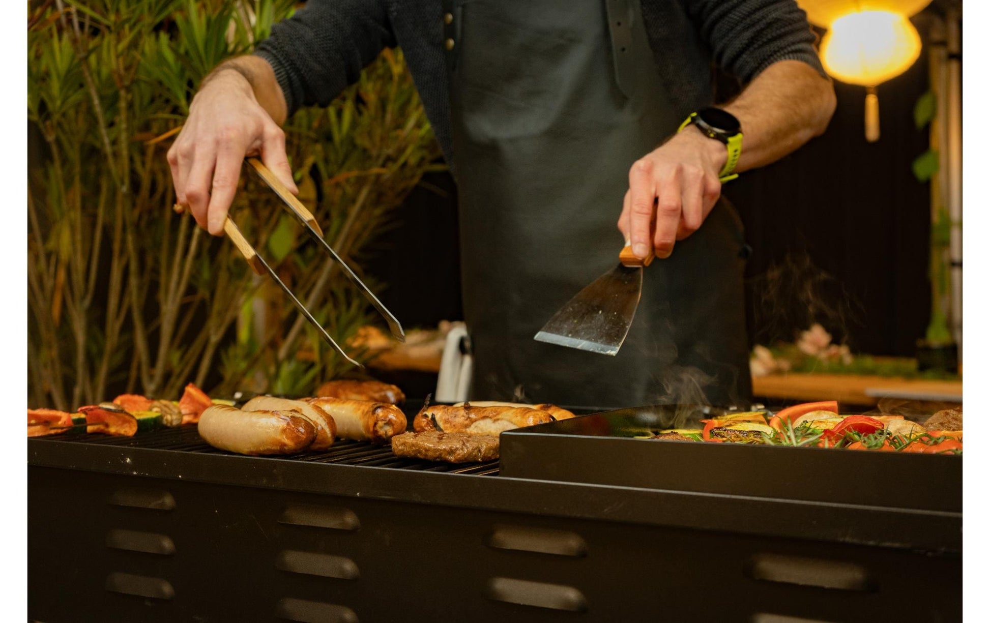 Blaser + Trösch Gastrogrill Companion Pro – 90 × 48 cm Grillfläche, 4 Brenner, 14,04 kW – Schwarz/Silber