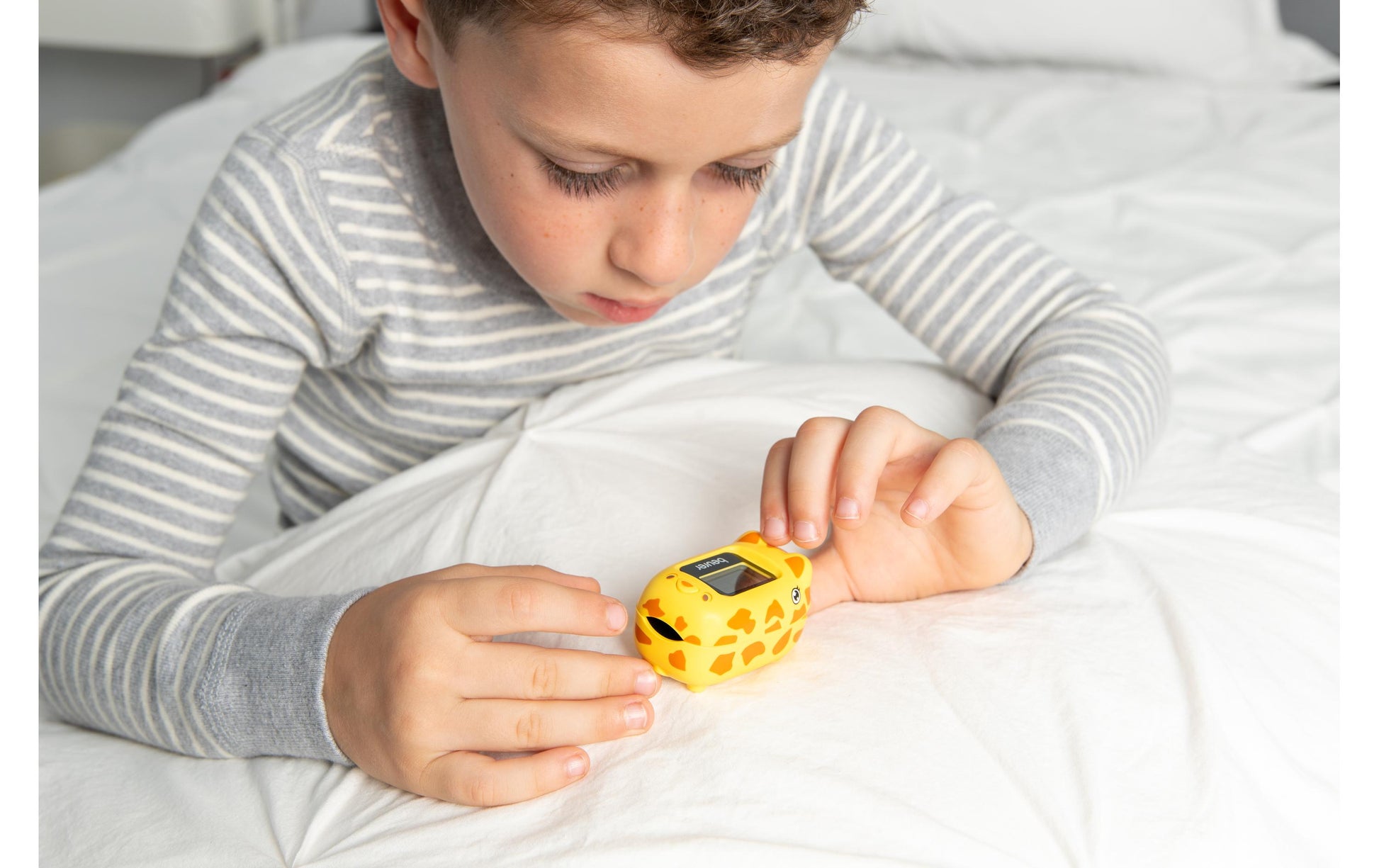 Beurer PO 13 Kids – Pulsoximeter – mit Display, Batteriebetrieb (AAA), für Kinder, Giraffe