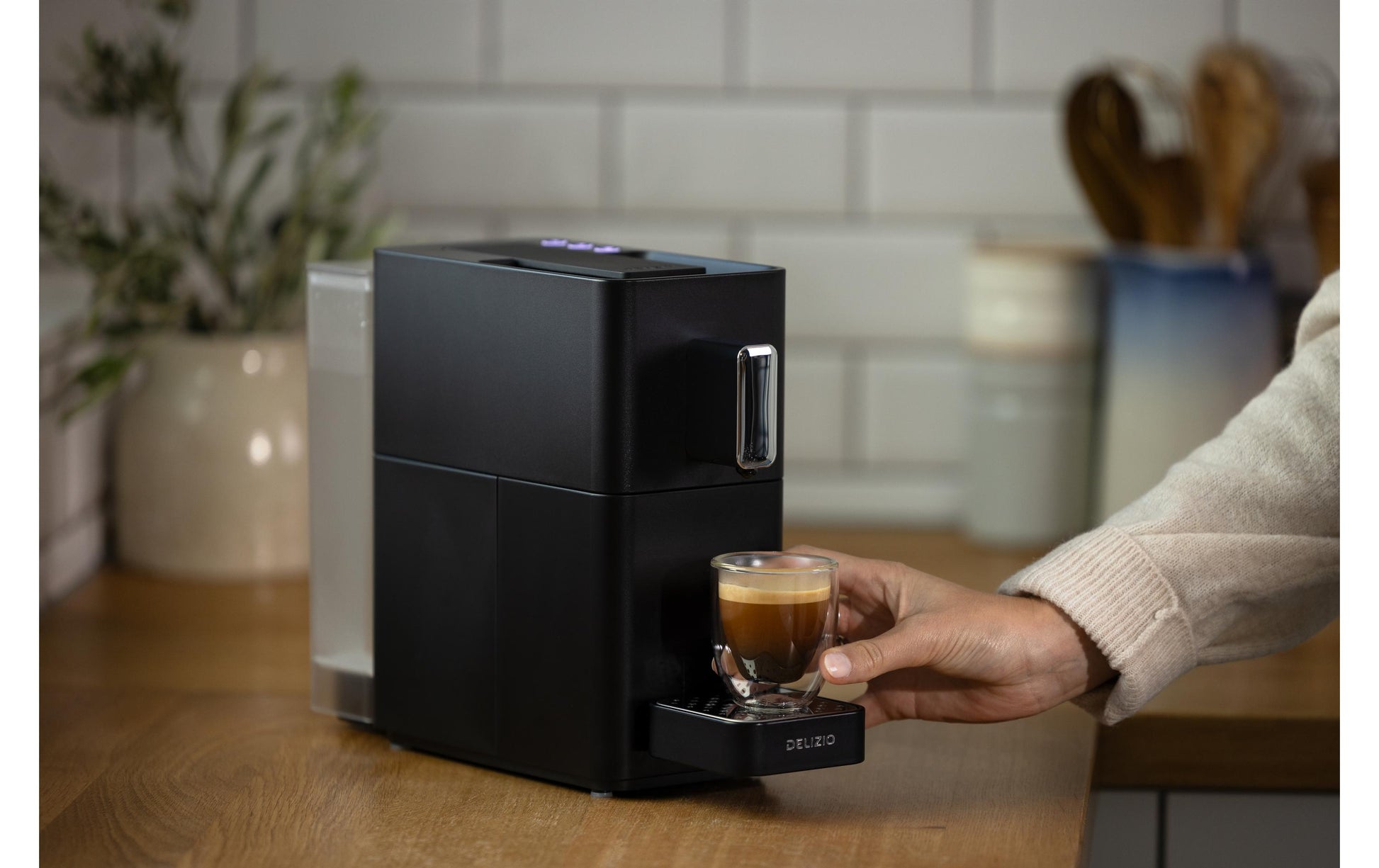 Delizio Carina Kapselmaschine – für Delizio-Kapseln, 19 bar, 0,9 l, Schwarz