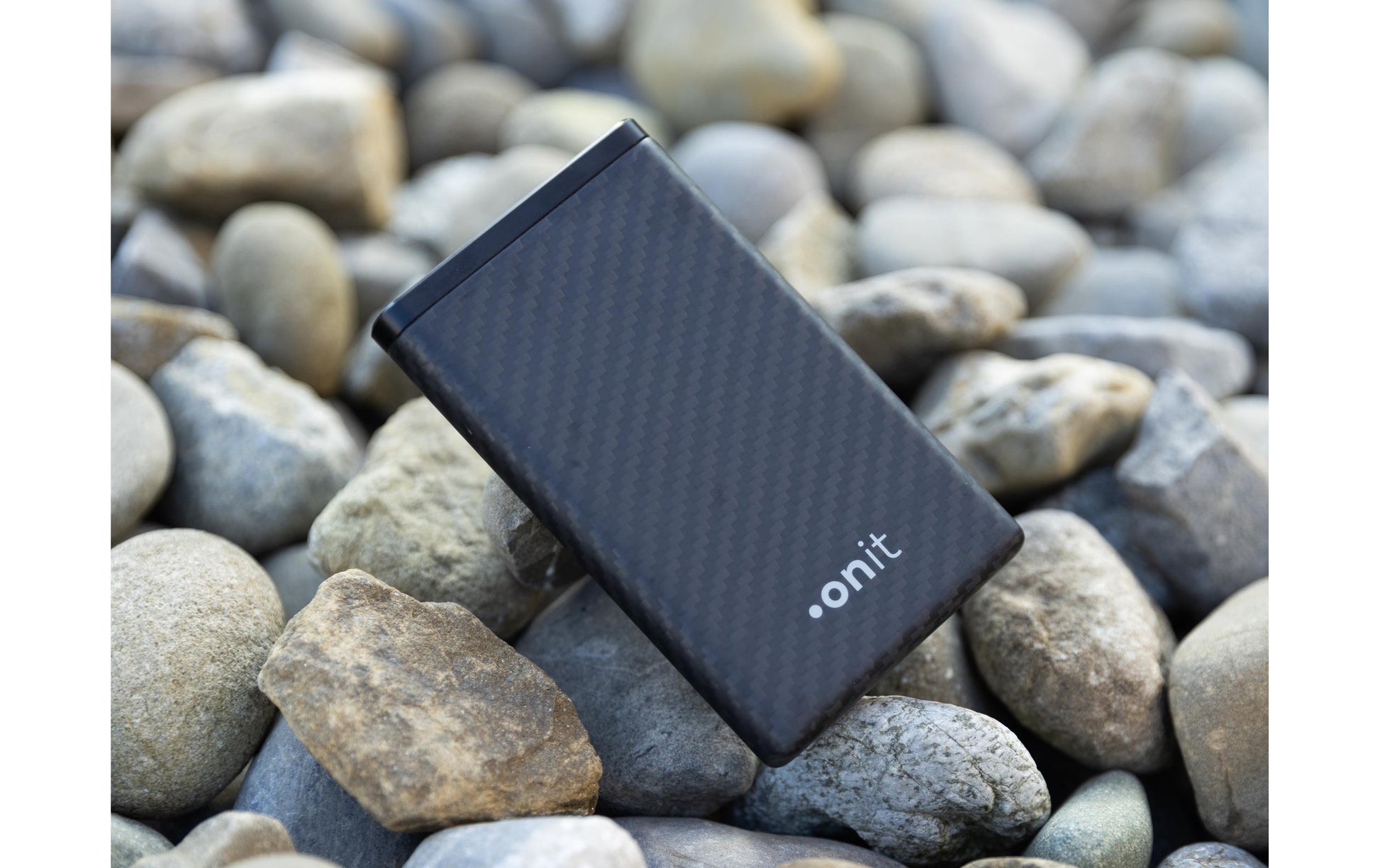 ONIT Powerbank 10000 mAh, PD 22,5 W, 2× USB-C, Durchgangsladung, für Smartphones, Tablets, Schwarz