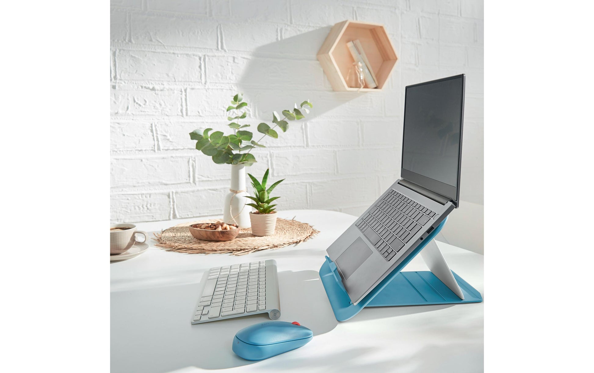 Leitz Ergo Cosy Notebookhalter – für Notebooks 13–17", Kunststoff, sanftes Blau