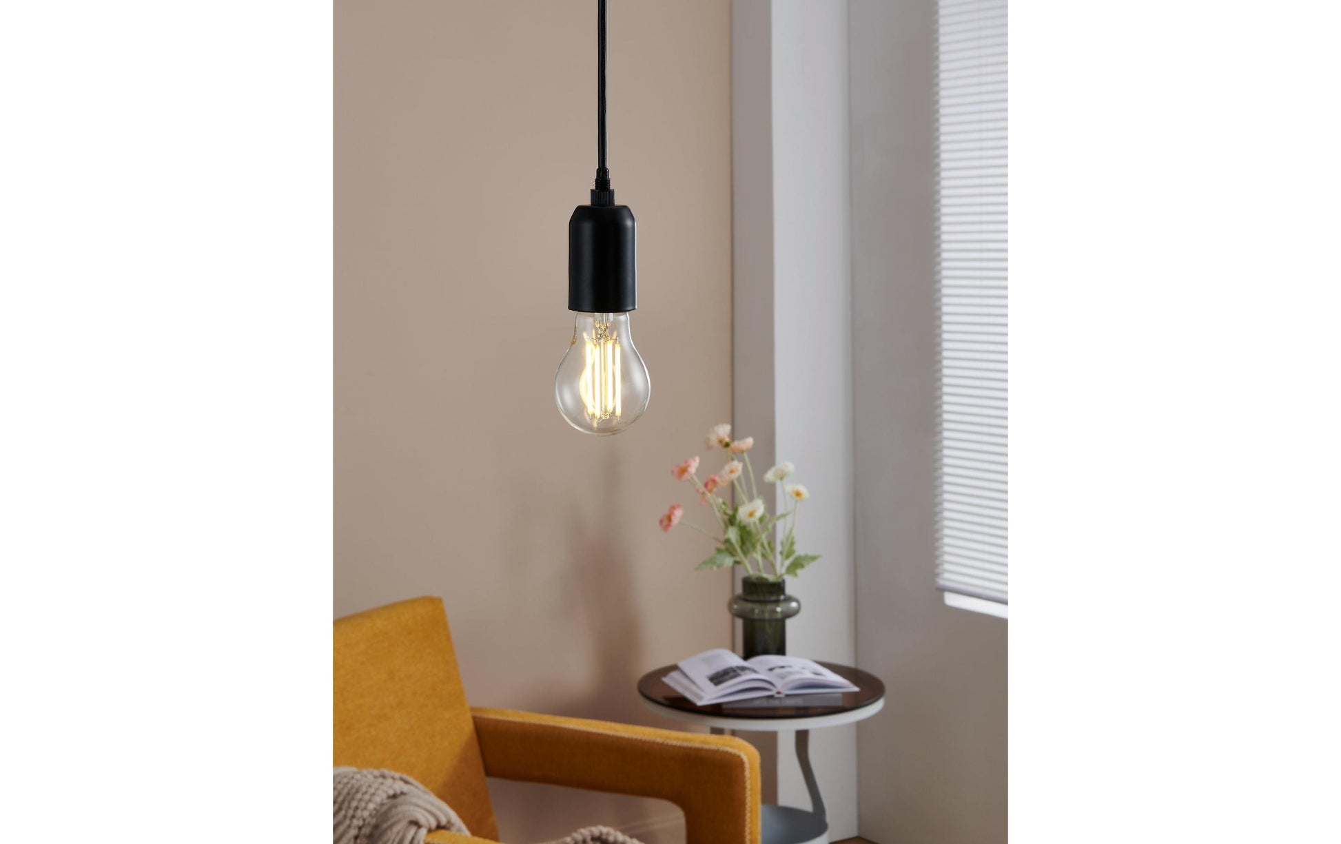 EGLO Leuchtmittel E27 A60 – Warmweiss 3000 K, 806 lm, 3,8 W – 360°, IP20 – 1 Stk., Transparentes Glas