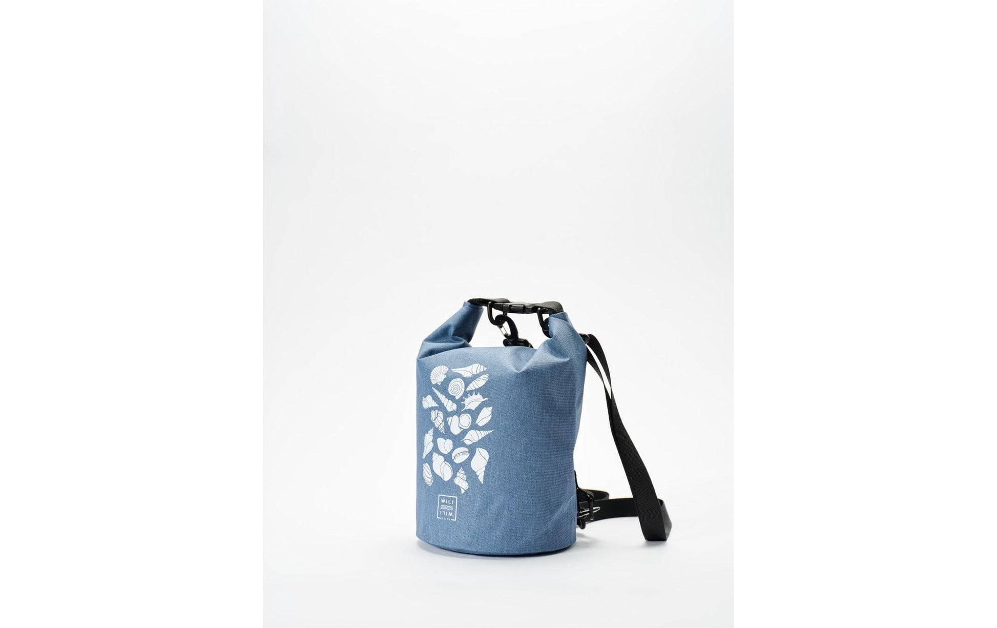 Wili Wili Tree Sporttasche Beach Life – 7 l, wasserfest, aus rPET, dunkelblau
