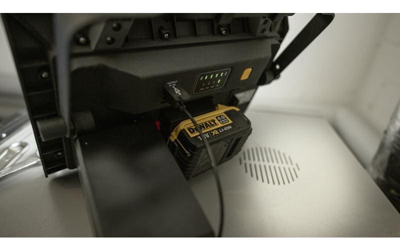 Steffen Arbeitsleuchte – 5000 lm, 6500 K, 18 V Akku, IP54, dimmbar – Schwarz