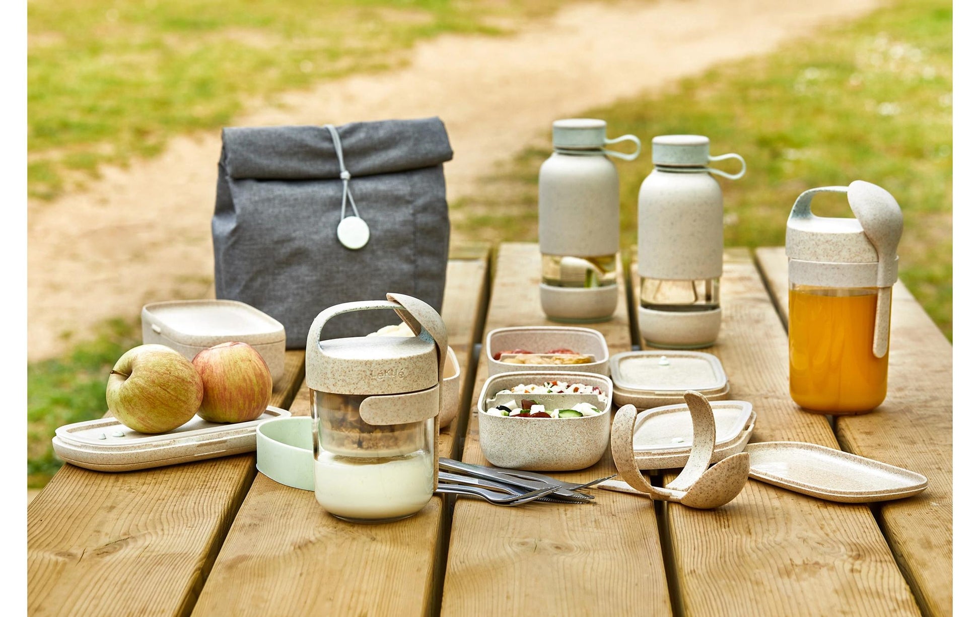 Lékué Lunchtasche To Go – faltbar – 185×230×23 mm – beige – recyceltes PET (rPET)