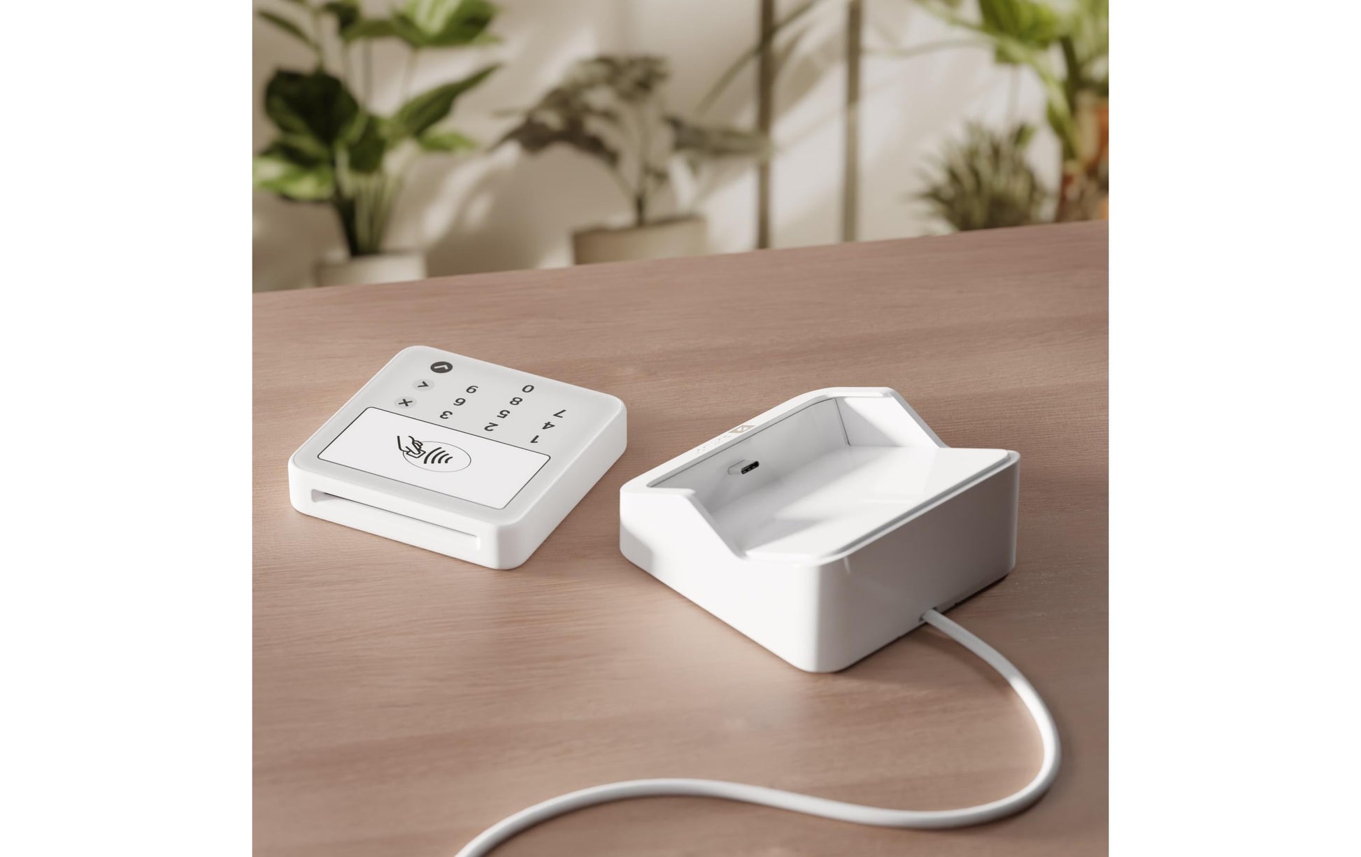 SumUp Solo Lite – Mobiles POS-Terminal – NFC, Bluetooth 4.2, mit Ladestation – Weiss