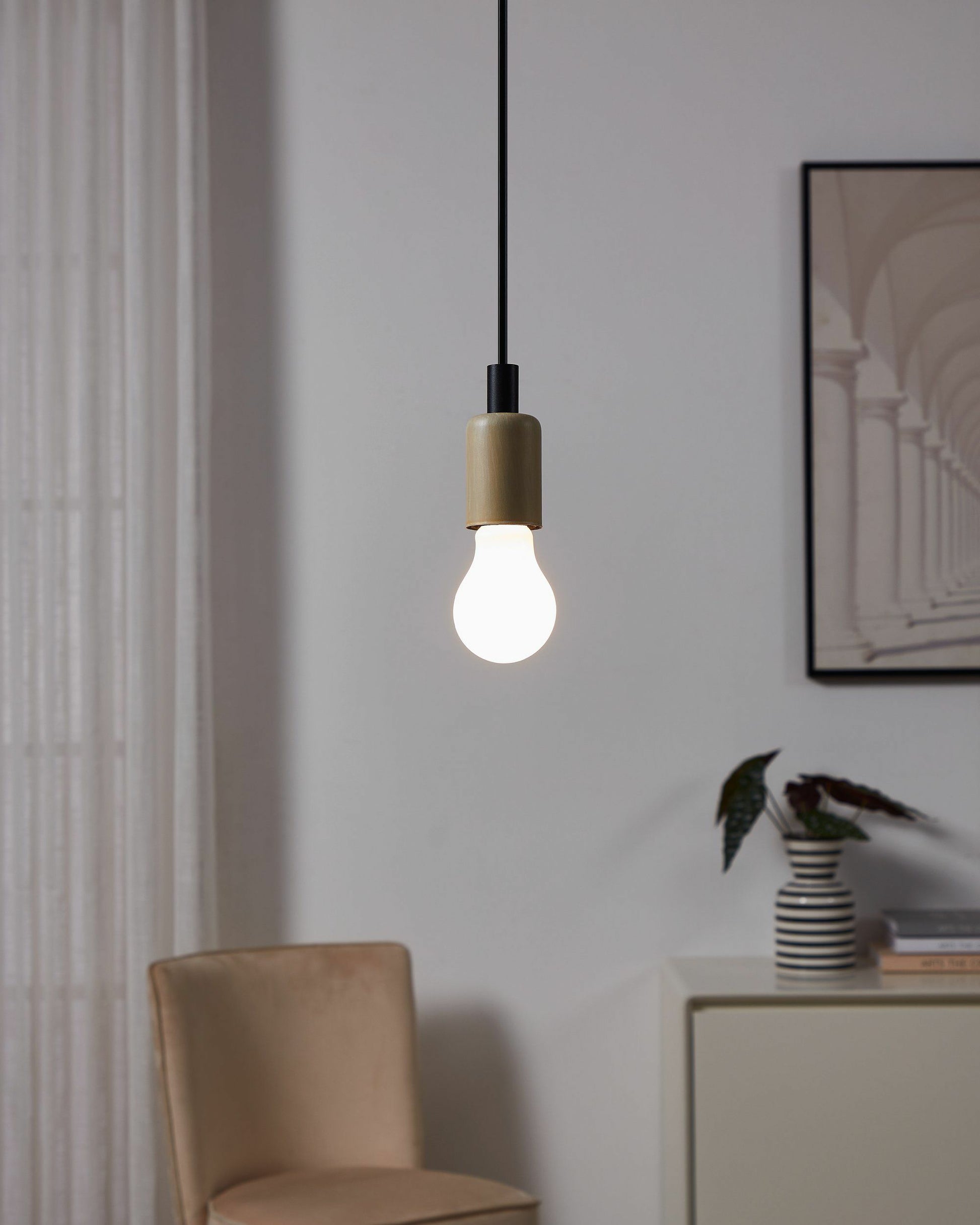EGLO Leuchtmittel E27 Globus – Warmweiss 2700 K, 1055 lm, 9 W – IP20 – 1 Stk., Glas