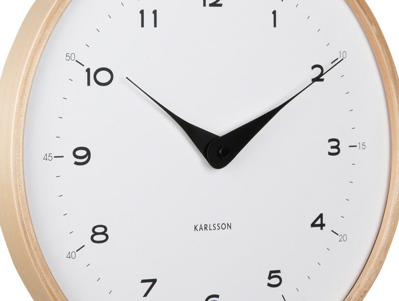 Karlsson Osado Dome Wanduhr – Analog, Lautlos, Ø 30 cm, Weiss, Holz