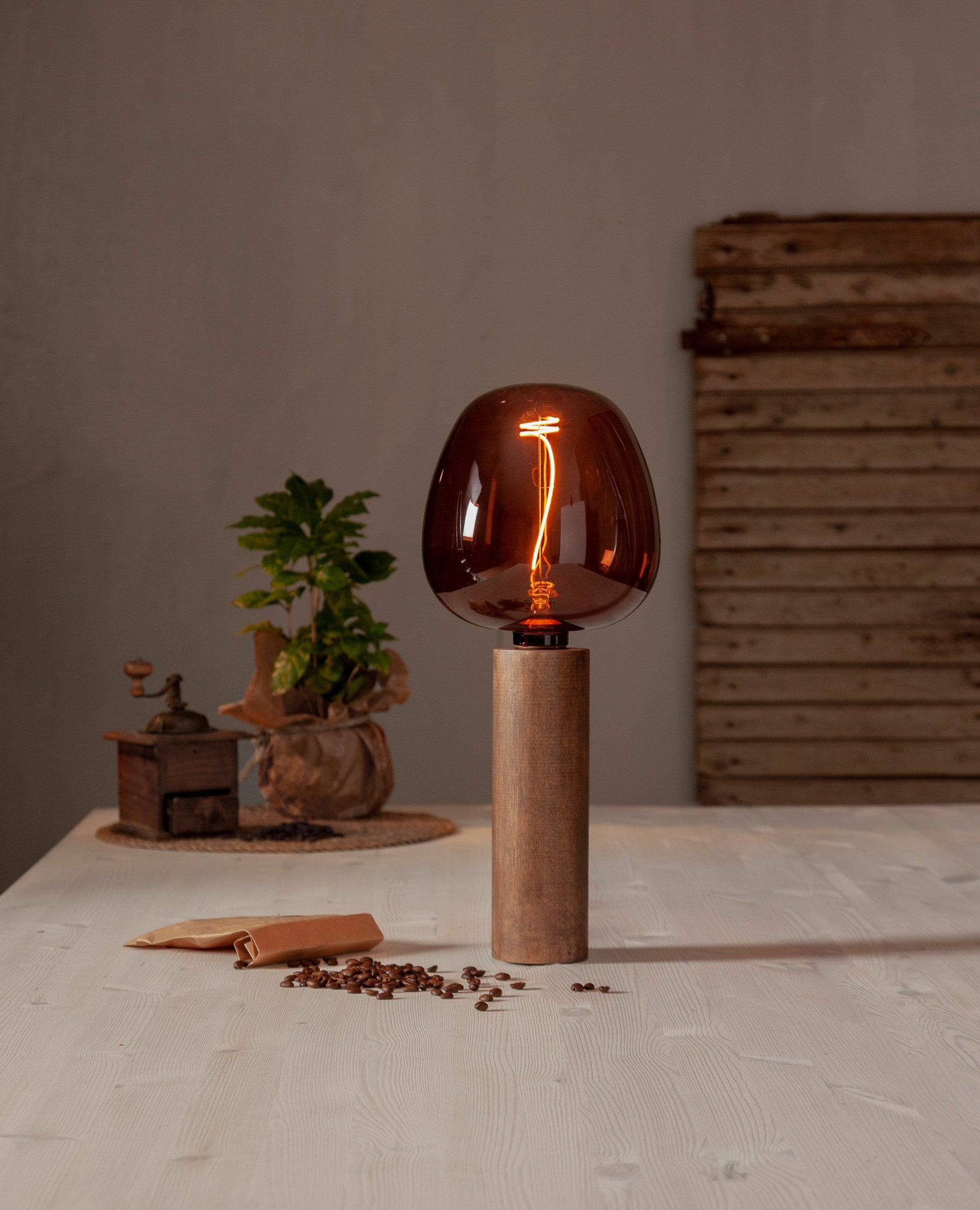 EGLO LED-Leuchtmittel Globe G190 E27 – 4 W dimmbar, 40 lm, 2000 K warmweiss, 120°, Glas cognac