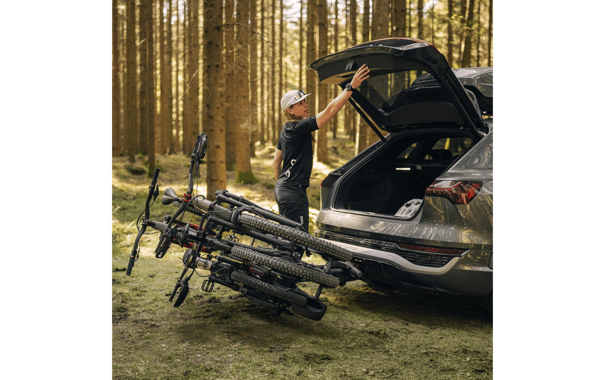 Thule Anhängerkupplungs-Fahrradträger EASYFOLD 3 – klappbar, 2 Fahrräder, max. 60 kg – für Anhängerkupplung