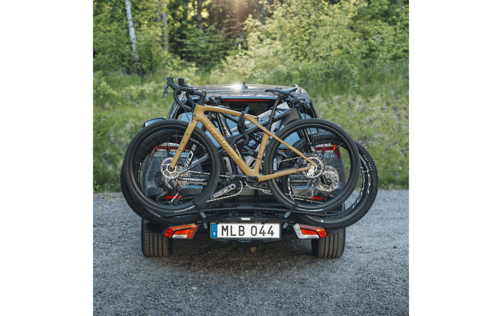 Thule Anhängerkupplungs-Fahrradträger EASYFOLD 3 – klappbar, 2 Fahrräder, max. 60 kg – für Anhängerkupplung
