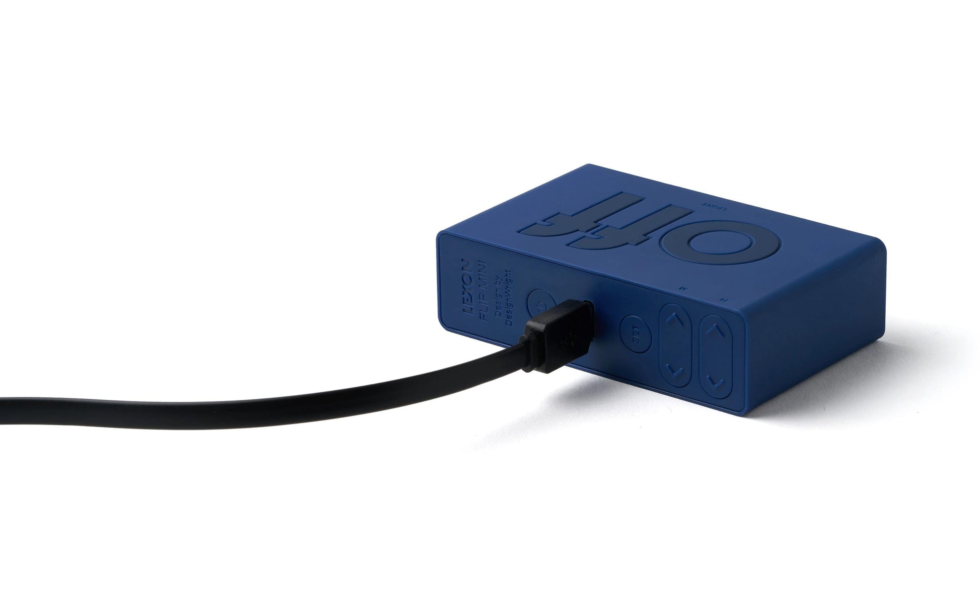 Lexon Digitalwecker – USB, 8 × 2,3 × 4,9 cm, dunkelblau