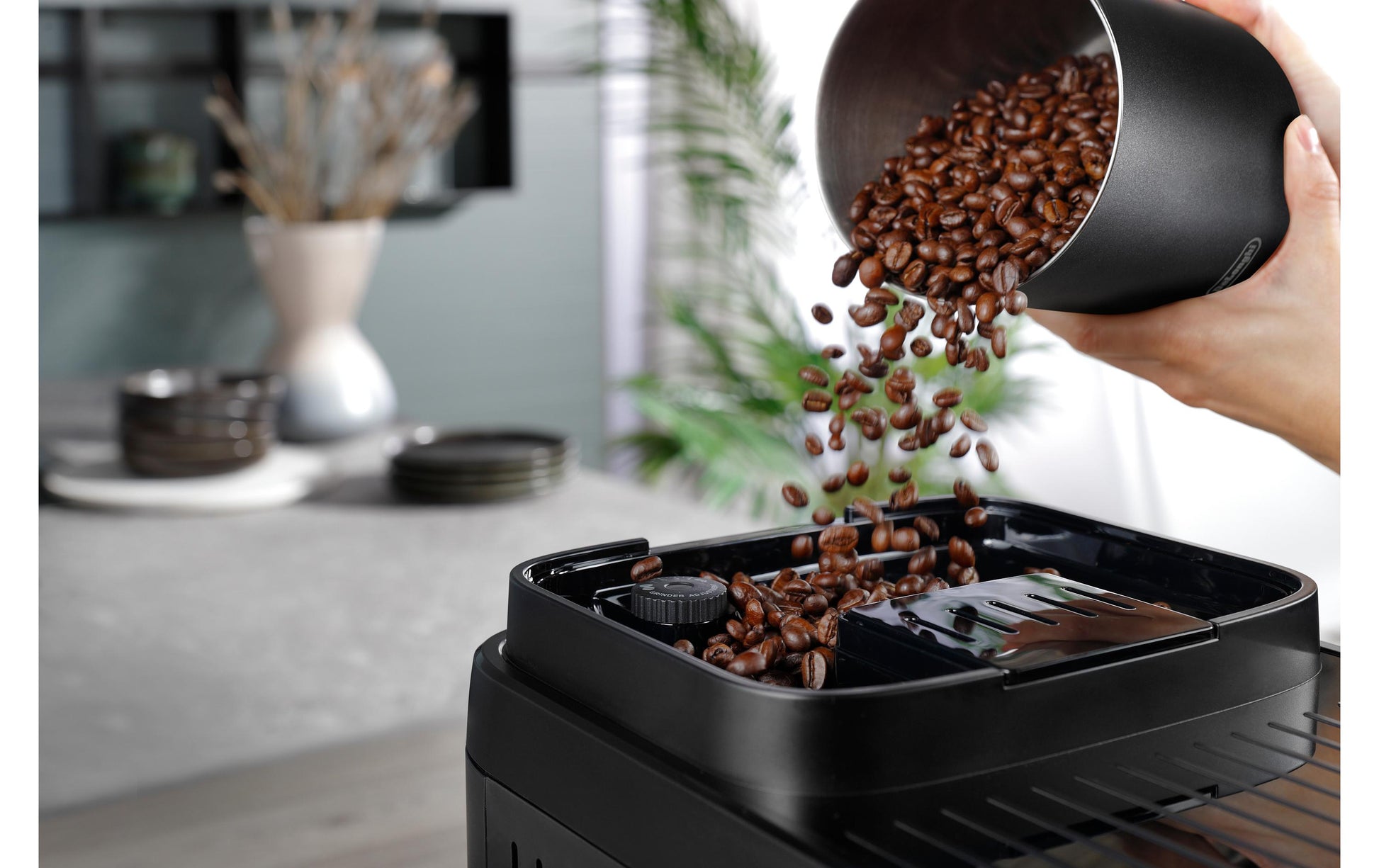 De’Longhi Magnifica Evo Next Kaffeevollautomat – 15 bar, 1,9 l, 250 g, Schwarz