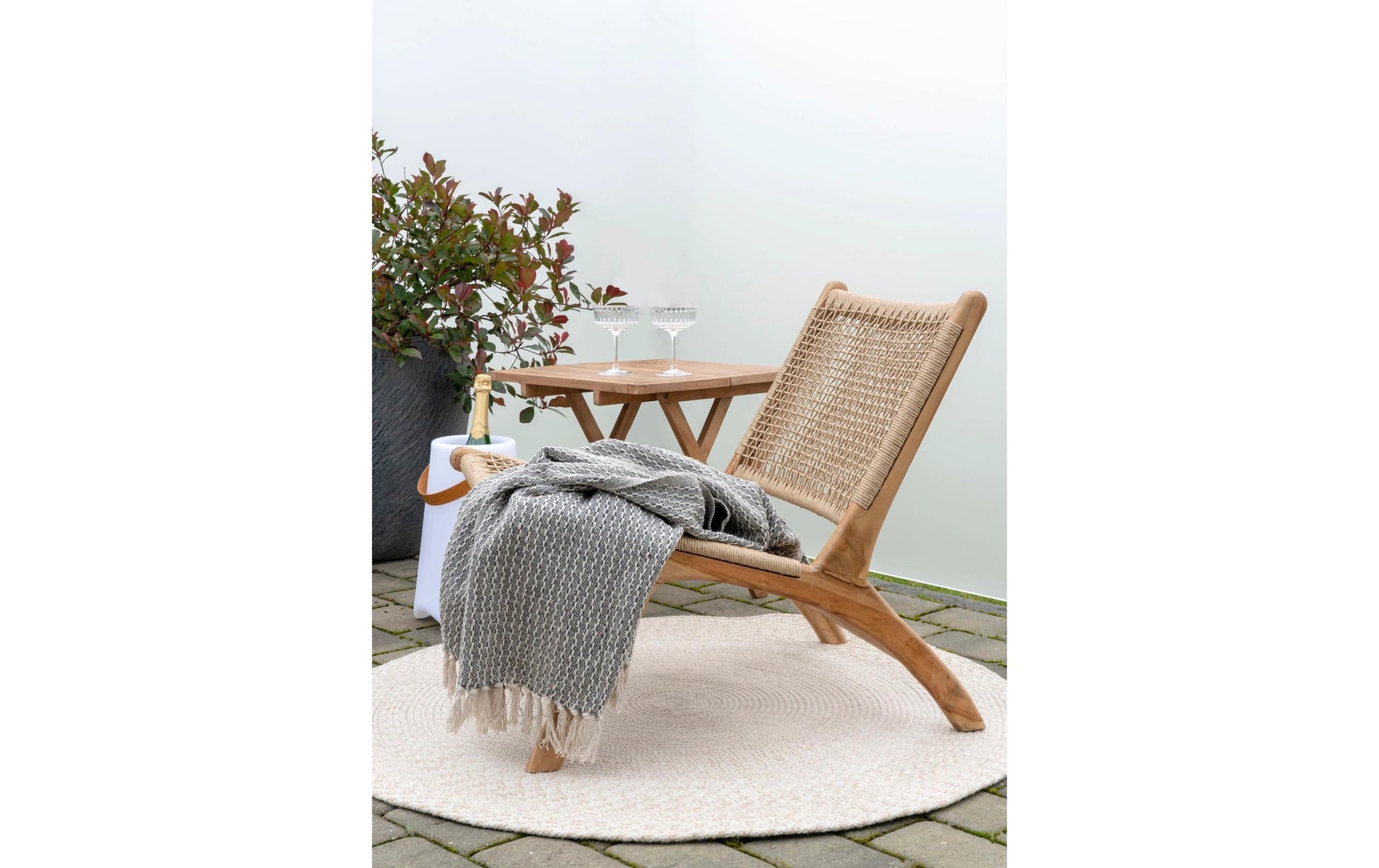 House Nordic Beistelltisch 7501001 – 50 × 50 × 50 cm, quadratisch – Teakholz – natur – faltbar