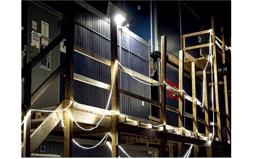 Ekström LED-Streifen Aussen – 25 m – 1 000 lm, 275 W – Neutralweiss, 6000 K – IP65 – Netzbetrieb – Weiss