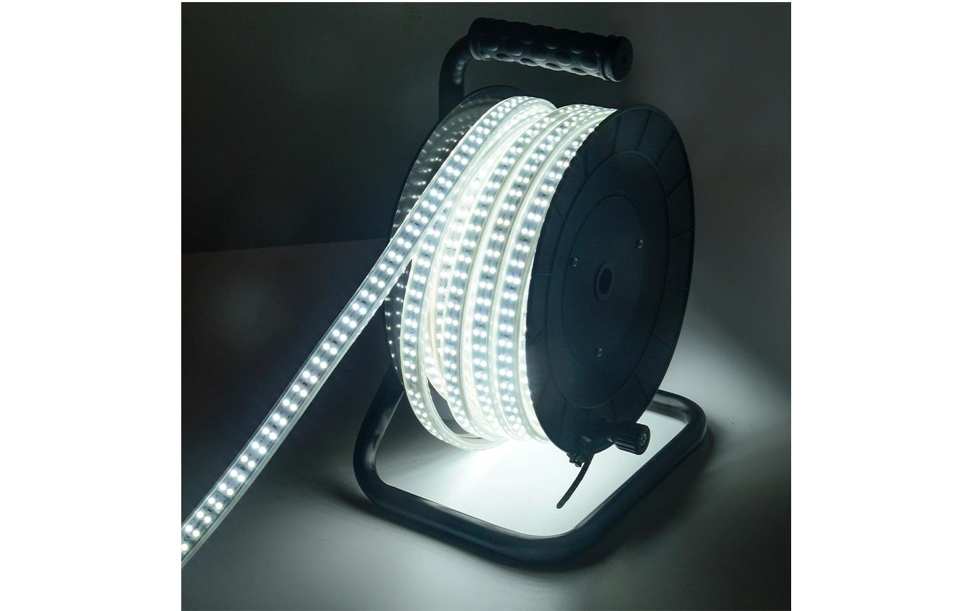 Ekström LED-Streifen Aussen – 15 m – 1000 lm, 165 W, Neutralweiss, 6000 K – IP65 – Netzbetrieb – Weiss
