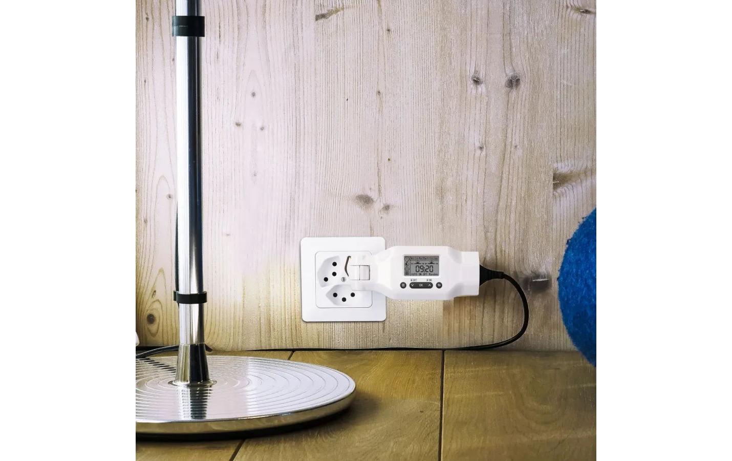 Max Hauri AG Max Hauri Digitale Zeitschaltuhr – 30 Schaltpunkte, IP20, Zwischenstecker – Weiss