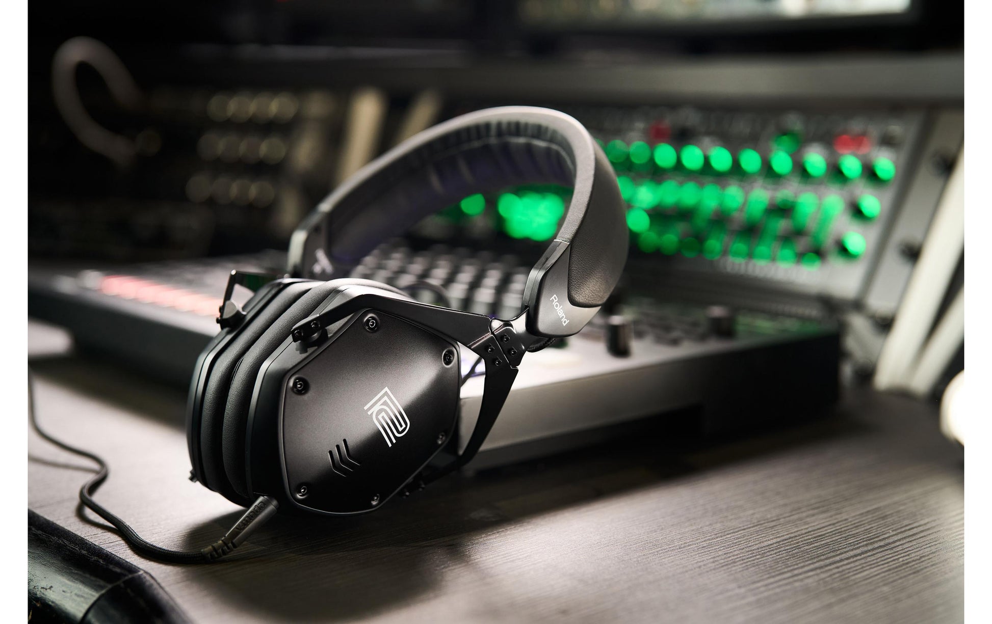 Roland VMH-S100 – Over-Ear Studiokopfhörer – geschlossen, 3,5 mm Klinke, Hi-Res Audio, 30 Ω – schwarz