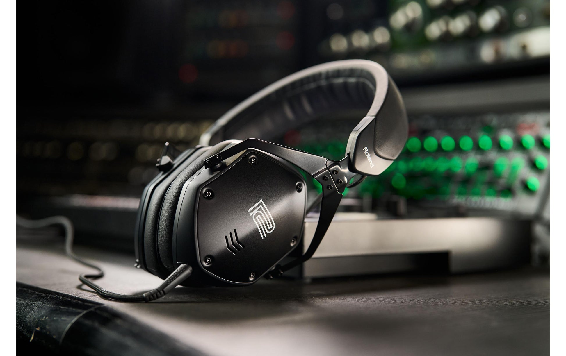 Roland VMH-S100 – Over-Ear Studiokopfhörer – geschlossen, 3,5 mm Klinke, Hi-Res Audio, 30 Ω – schwarz