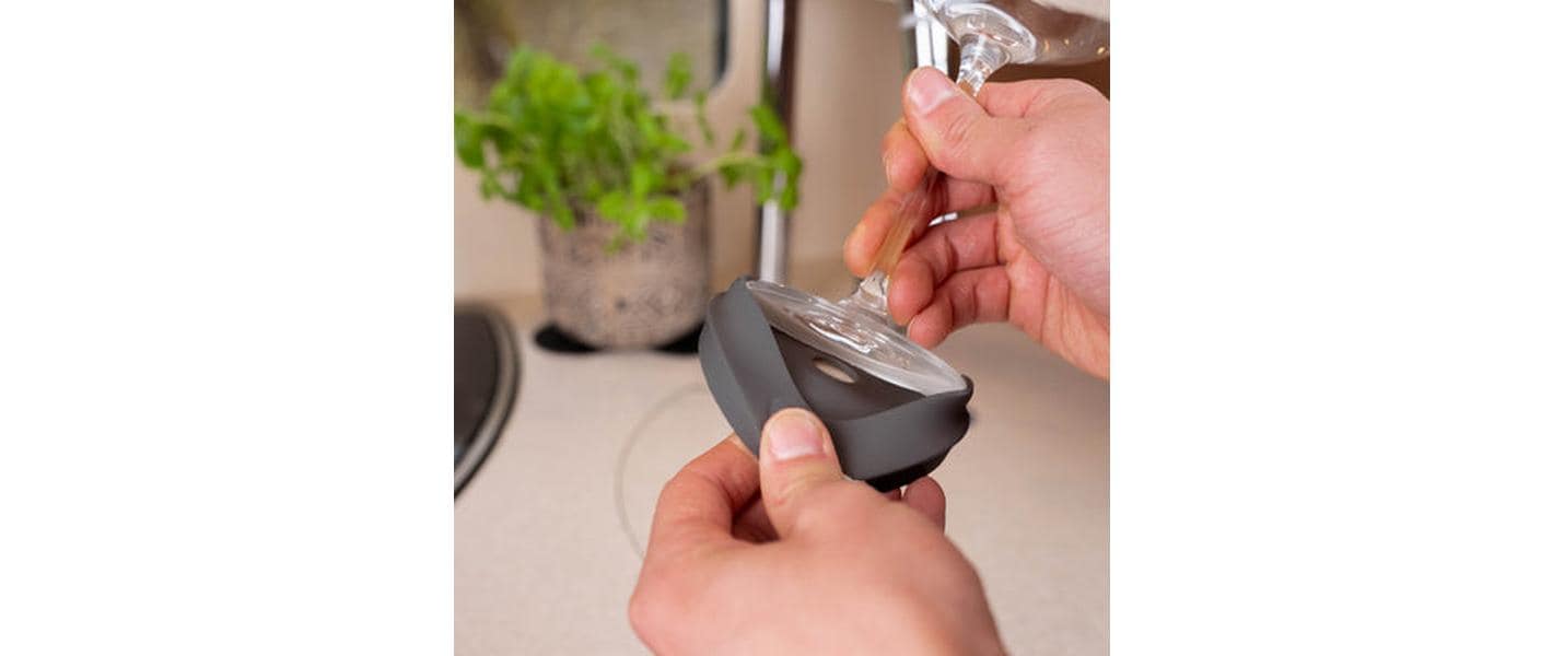 Silwy Magnet-Kondom – Ø 8,6 × 12 cm, Silikon, Schwarz, mit Haftmagnet, rutschfest, für Stielgläser