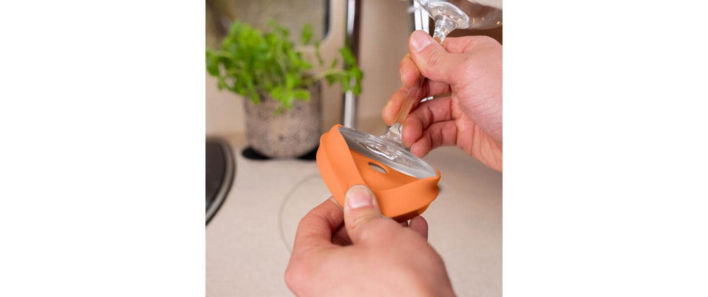 Silwy Magnet-Kondom – Ø 8,6 cm, H 12,0 cm, Silikon, Orange, mit Haftmagnet, rutschfest, für Stielgläser