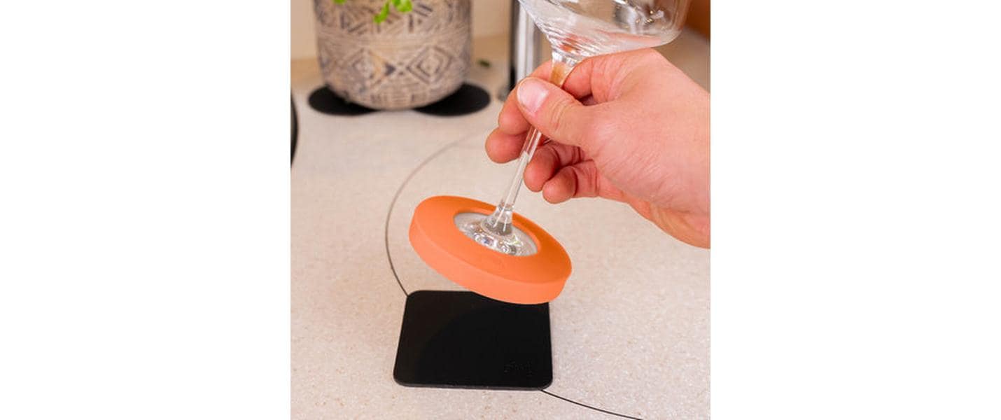 Silwy Magnet-Kondom – Ø 8,6 cm, H 12,0 cm, Silikon, Orange, mit Haftmagnet, rutschfest, für Stielgläser