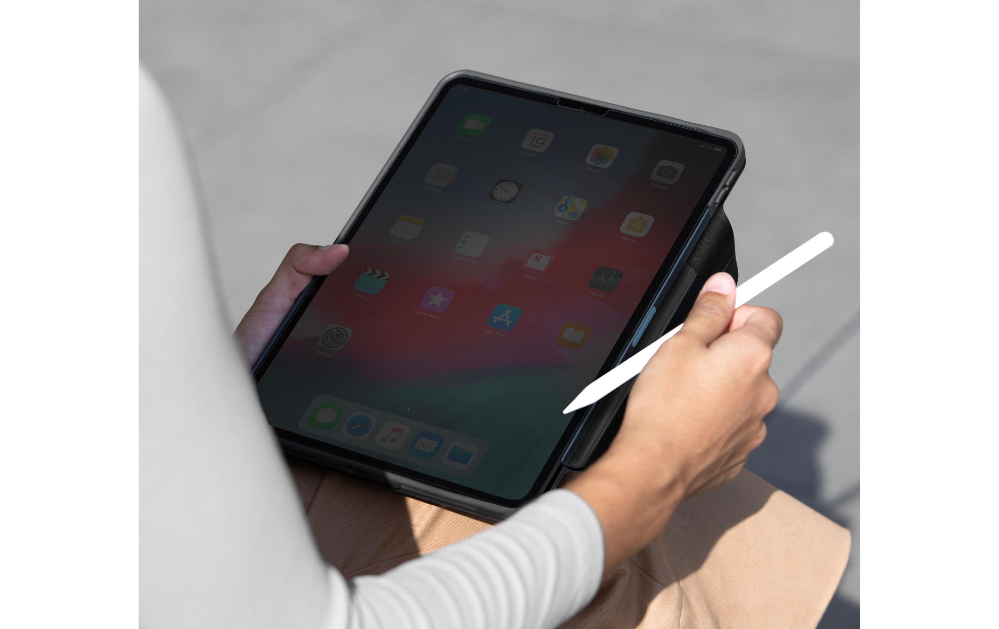 Uniq Tablet-Hülle für iPad Pro 11 (5. Gen.)